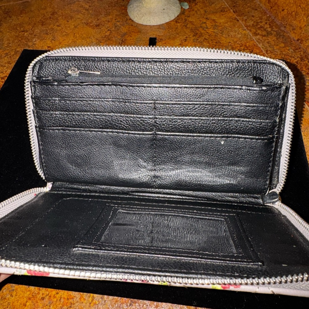 Betsey Johnson Gray Quilted Zip Around Wallet with Pink & Red Rose Print - Picture 7 of 8